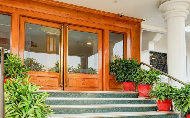 Super Townhouse Subhash Nagar Formerly Royal Palazzo