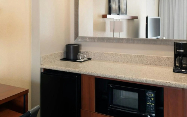 Courtyard by Marriott Denver Central Park