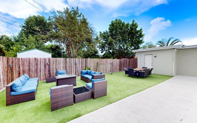 Villa Camila 5BR Luxury Home with Pool