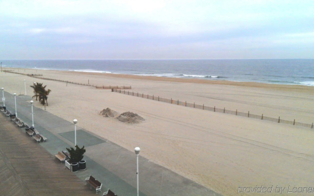 Ocean 1 Hotel and Suites
