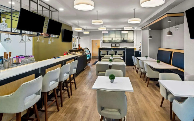 Park Inn by Radisson, Kelowna