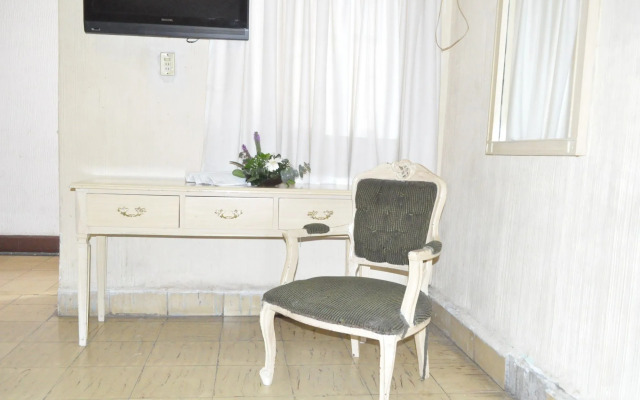 Hotel Metropolitan I