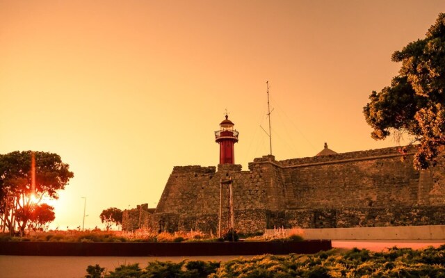 Sea View Apartment by Rent4all