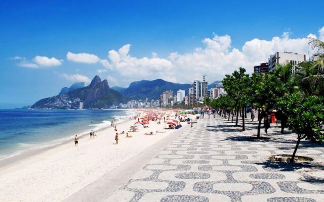 CLH SUITES Copacabana Domingos Ferreira