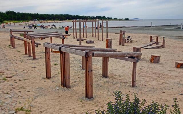 Stuga m havsutsikt & 50m till strand