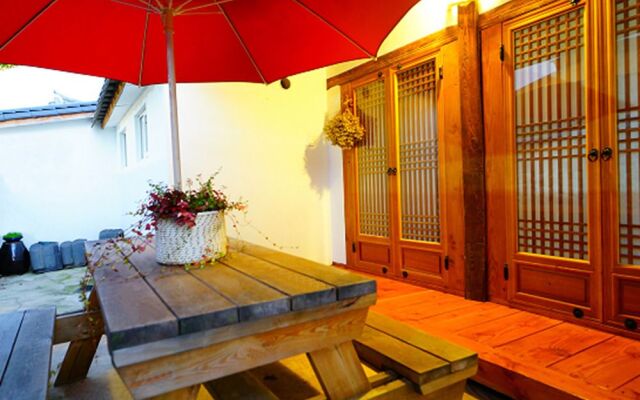 Jeonju Beautiful Garden Hanok Guesthouse