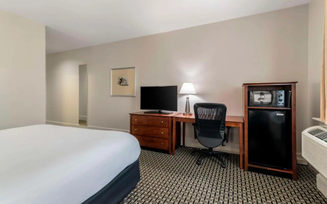 Parkwood Inn Magnuson Grand