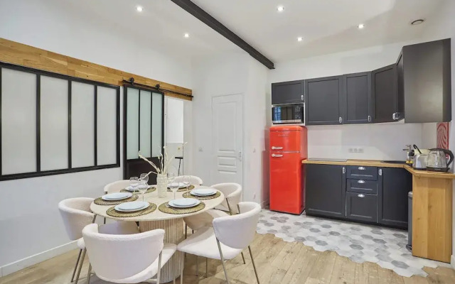 The Upper Marais Superb Apartment for 8 People