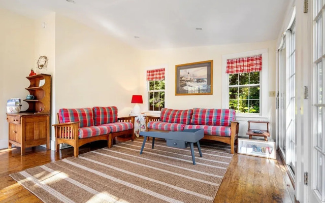 Nanas Hideaway 2 BDR Charmer!