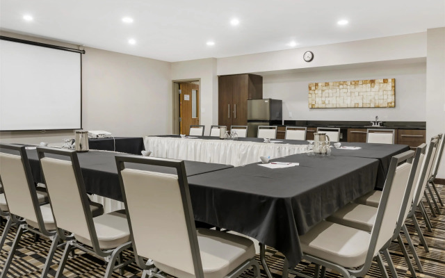 Best Western Plus Bridgewater Hotel & Convention Centre