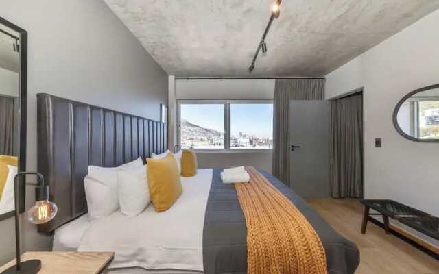Chic & Sophisticated 1BD Apartment - Sea Point