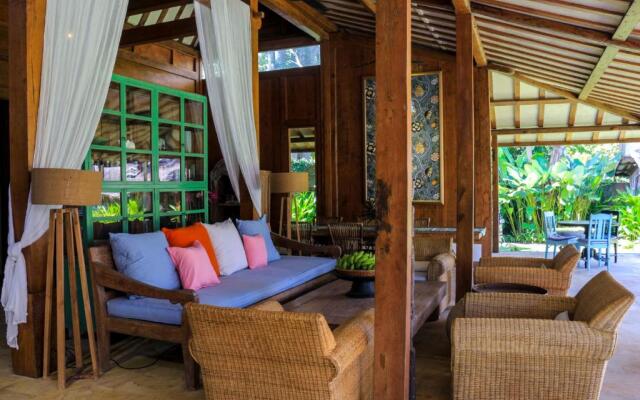 Chanteak Bali - White House 1