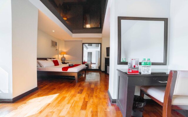 RedDoorz Plus near Naia Expressway