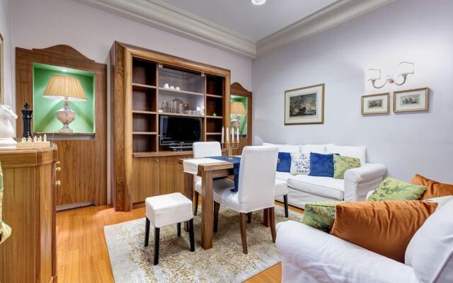 Pantheon Antique Suite