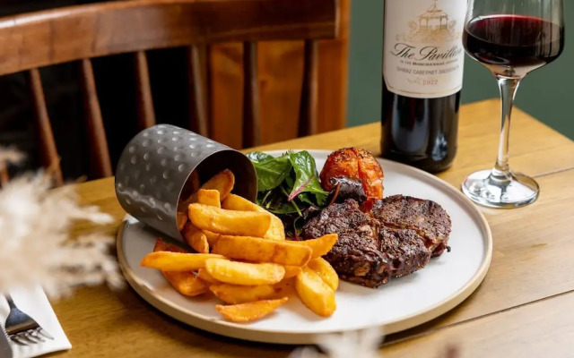 The Olde Coach House Inn