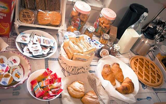 RaRo's Home Bed & Breakfast