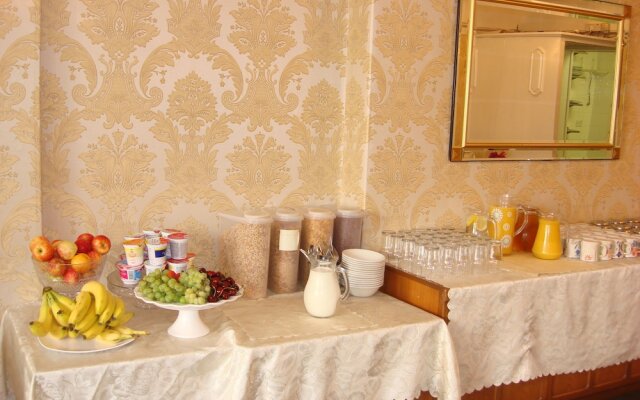 Yellow Mountain Hotel