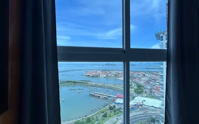 Exclusive and Beautiful Apartment Avenida Balboa