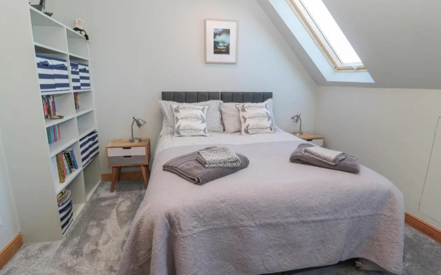 Whinstones at 4 The Villas