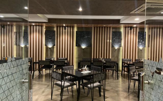 Ka10 SQUARE HOTEL & BANQUETS
