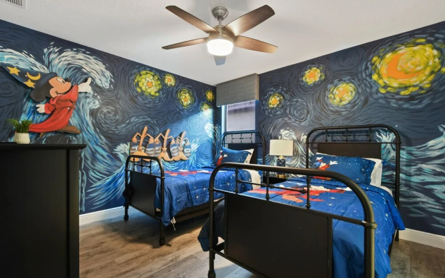 Disney themed, pool, close to parks!