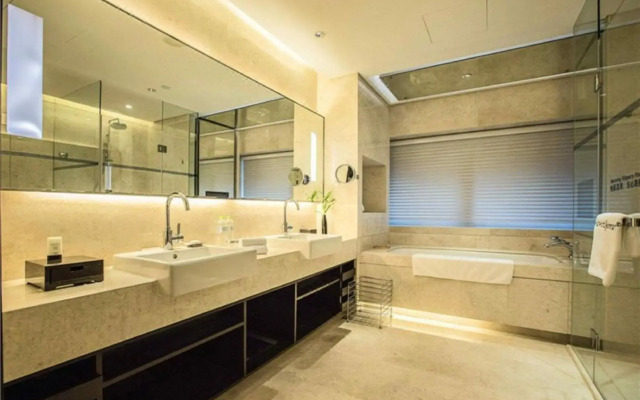 Howard Johnson IFC Plaza Ningbo