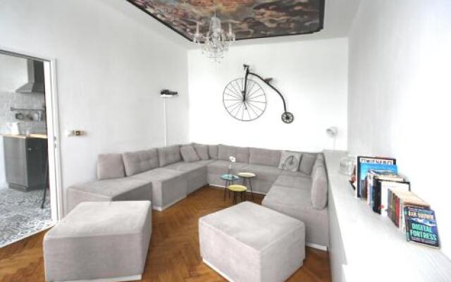 For the bold, chic and open minded