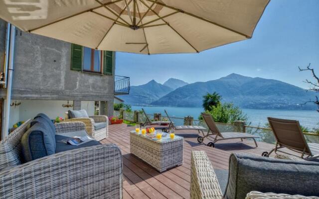Bello Pezzo 2-Bedroom Lakeview Apartment
