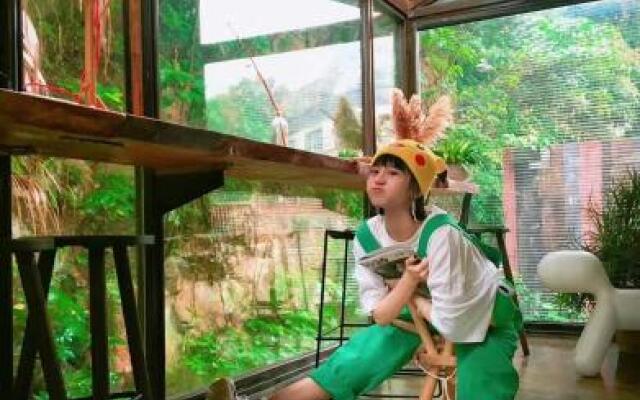 Huagang Village Flower Garden Hotel