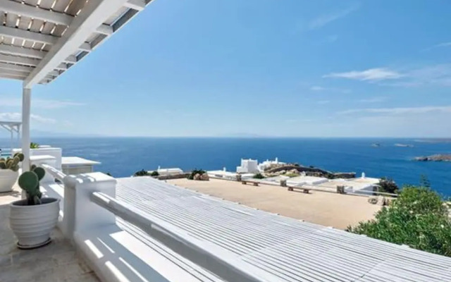 Stunning Villa With Panoramic View