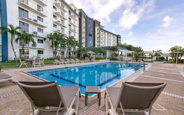 Oceanview Hotel & Residences