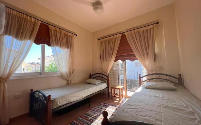 3bdr villa-pool/700m from a blue flag beach!