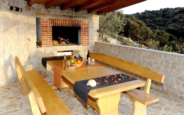 Holiday Home Mirna Vala
