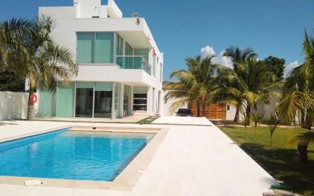 Hakuna Beach House