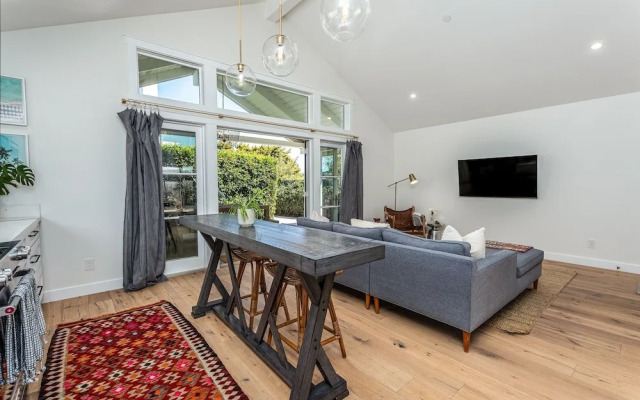 727 Sonrisa St 1 Bedroom Home by RedAwning