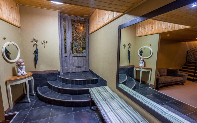 Good Aura Hotel