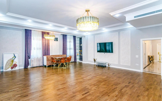 Buta Place VIP House 904