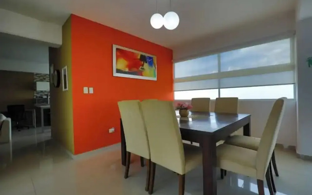 Spacious Condo with Gym & Pool Cancun