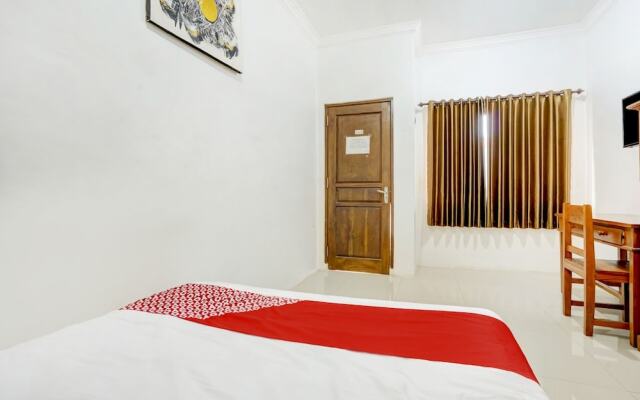 Super OYO 3702 Homestay Bougenville Syariah