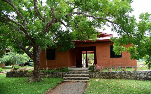Indika Lake Resort