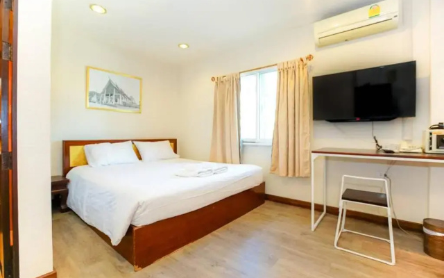 Family Room for 5 pax near Thapae Gate