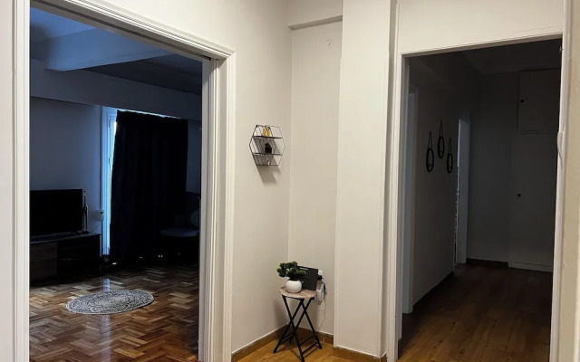 Caryatids Luxury Apartment