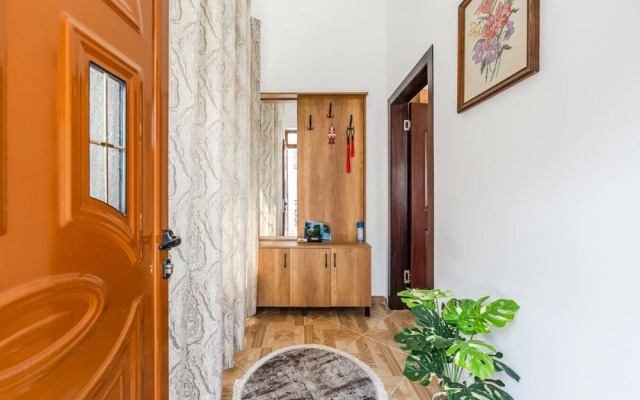 Saraci Rooms 1 in Gjirokast r