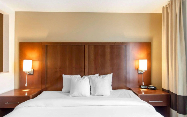 Comfort Suites Airport