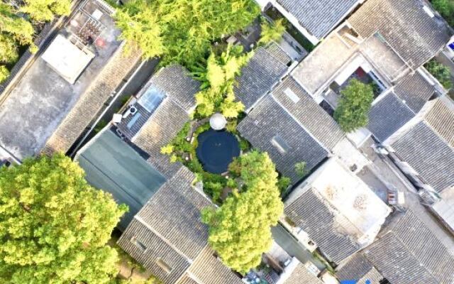 Yueshang Zen Space Homestay (Tongli Ancient Town Branch)