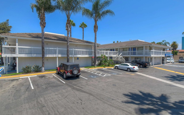 Motel 6 Santa Ana, CA