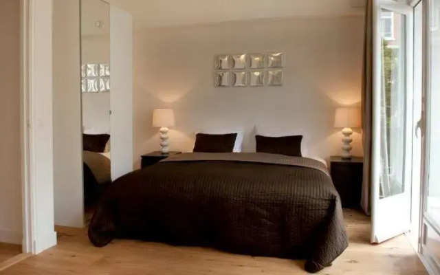 Apartment Midnight Star