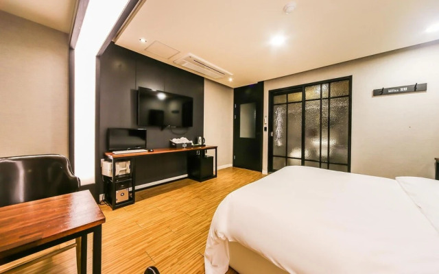 Changwon Paryongdong Soo
