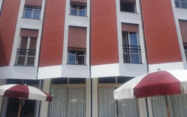 Executive 2 Splitted Flats H5T 3Bedrooms & Balcony Sea View