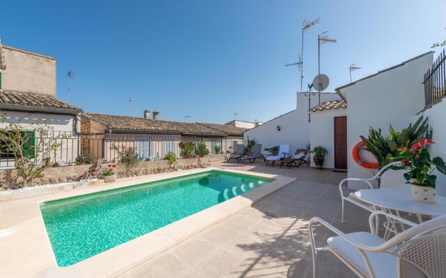 ES PUJOLS - Chalet with terrace in Campanet. Free WiFi